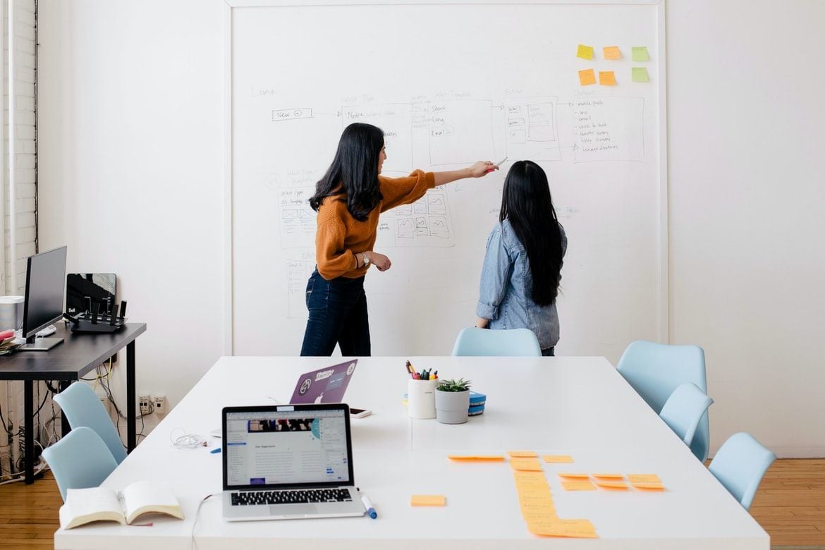 Which countries celebrate women's works more? Find out in the list below. (Photo: Jason Goodman/Unsplash)