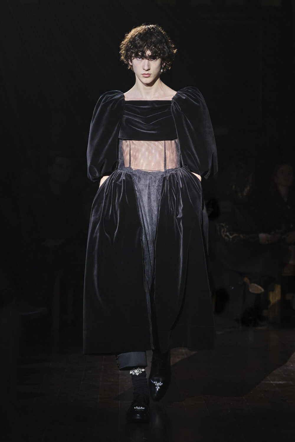 220220 Simone Rocha AW22Credit: Ben BroomfieldCredit Social: @photobenphotoCopyright: Ben Broomfield Photography07734 852620photo@benbroomfield.comwww.benbroomfield.com