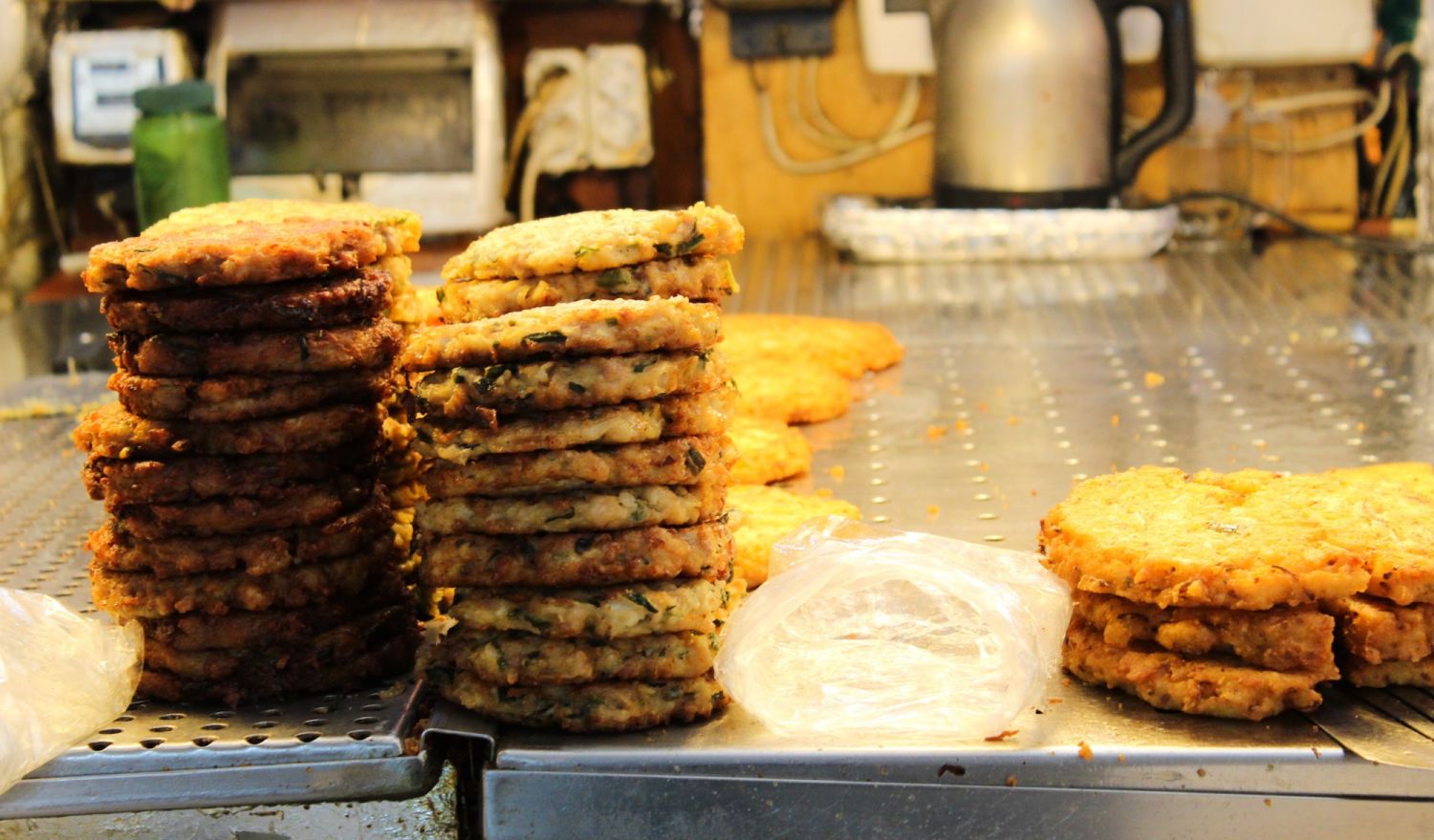Pajeon at a night market in South Korea (Photo: Crystal Jo/Unsplash)
