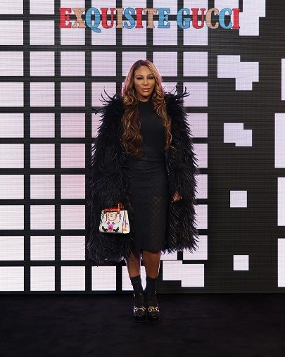 MILAN, ITALY - FEBRUARY 25: Serena Williams arrives at the Gucci show during Milan Fashion Week Fall/Winter 2022/23 on February 25, 2022 in Milan, Italy. (Photo by Vittorio Zunino Celotto/Getty Images for Gucci)
