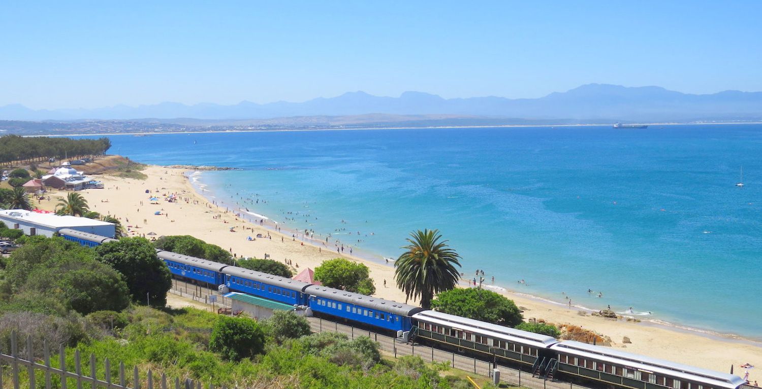 Santos Express is located by the seaside (Photo: Santos Express official website)