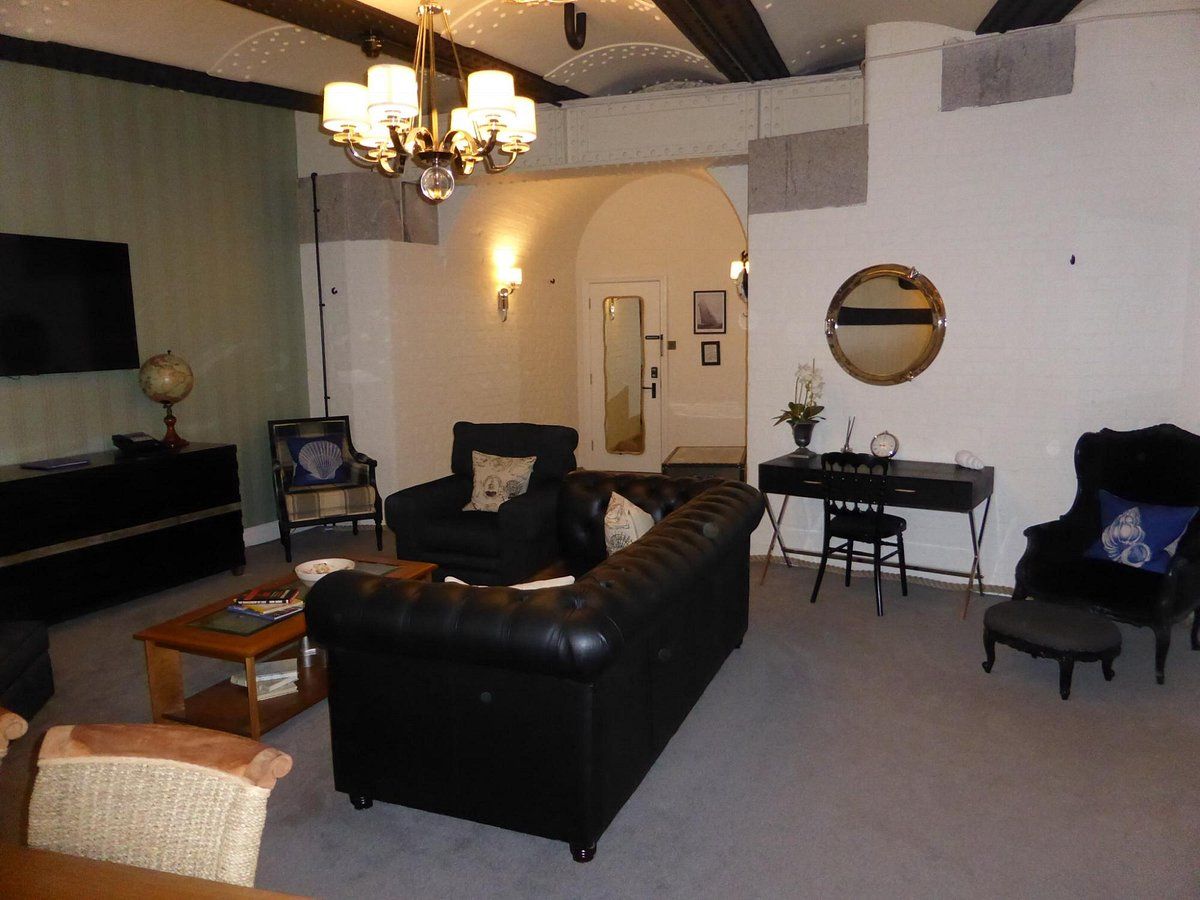 The Presidential suite in No Man's Fort hotel in England (Photo: TripAdvisor)