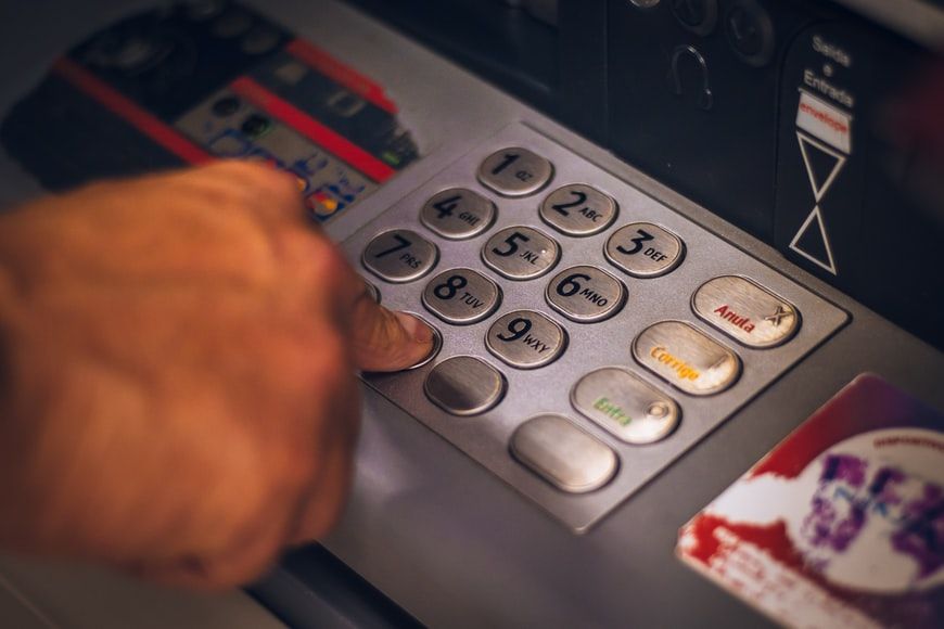 The National Bank of Ukraine accepts monetary donations (Photo: Eduardo Soares/Unsplash)