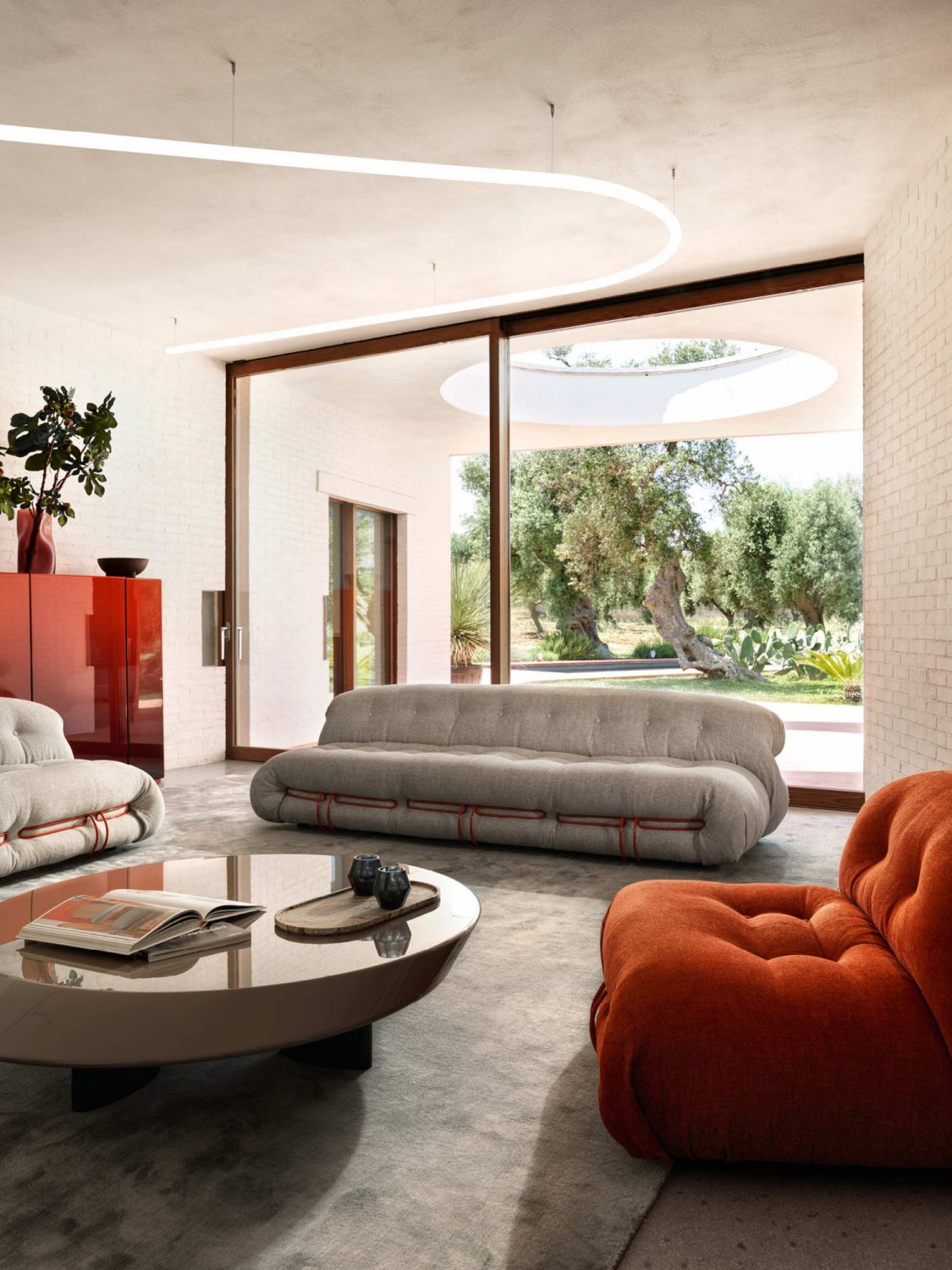 Cassina Soriana sofa by Tobia and Afra Scarpa, from W.Atelier (Image: Cassina)