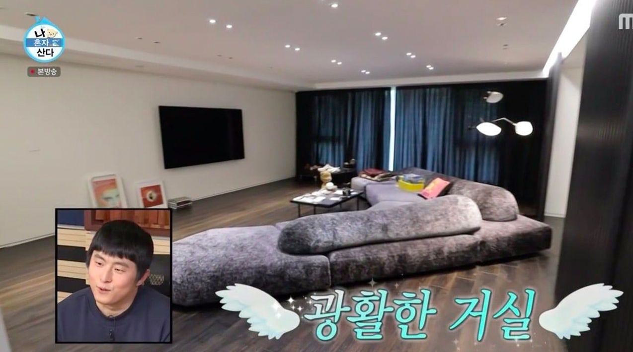 Kai's living room, with the Edra On the Rocks couch taking centre stage (Image: MBC)