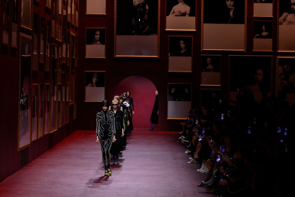 PARIS, FRANCE - MARCH 01: (EDITORIAL USE ONLY - For Non-Editorial use please seek approval from Fashion House) Models walk the runway during the Dior Womenswear Fall/Winter 2022-2023 show as part of Paris Fashion Week on March 01, 2022 in Paris, France. (Photo by Peter White/Getty Images)