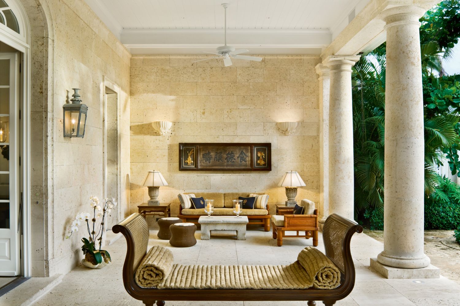 he entire property—including the interior spaces, pathways, courtyards and verandas—features coral stone flooring, a material sourced locally