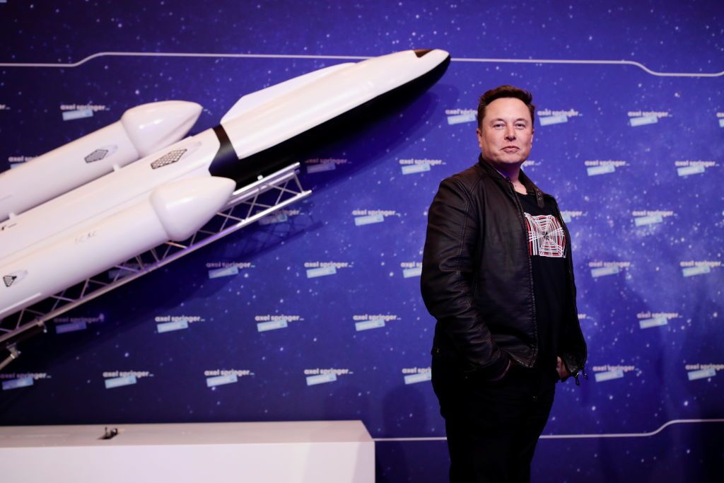 BERLIN, GERMANY DECEMBER 01: SpaceX owner and Tesla CEO Elon Musk arrives on the red carpet for the Axel Springer Award 2020 on December 01, 2020 in Berlin, Germany. (Photo by Hannibal Hanschke-Pool/Getty Images)