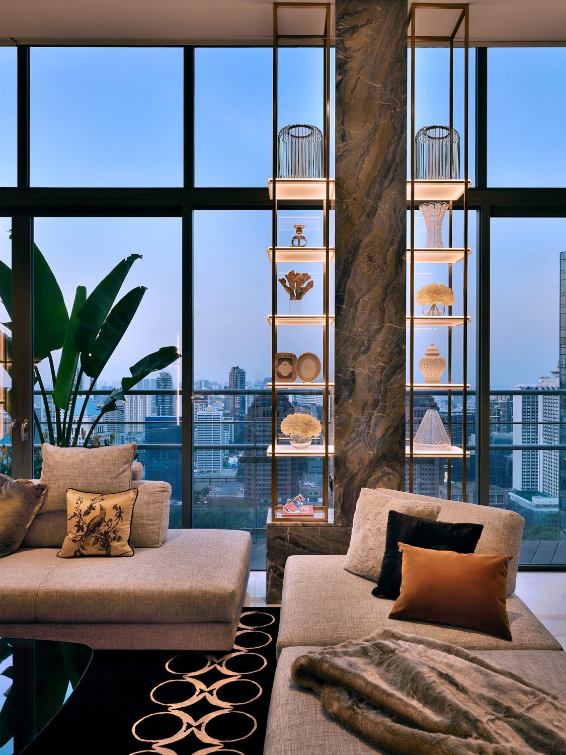A varied mix of textures and colour accents create a visually arresting space