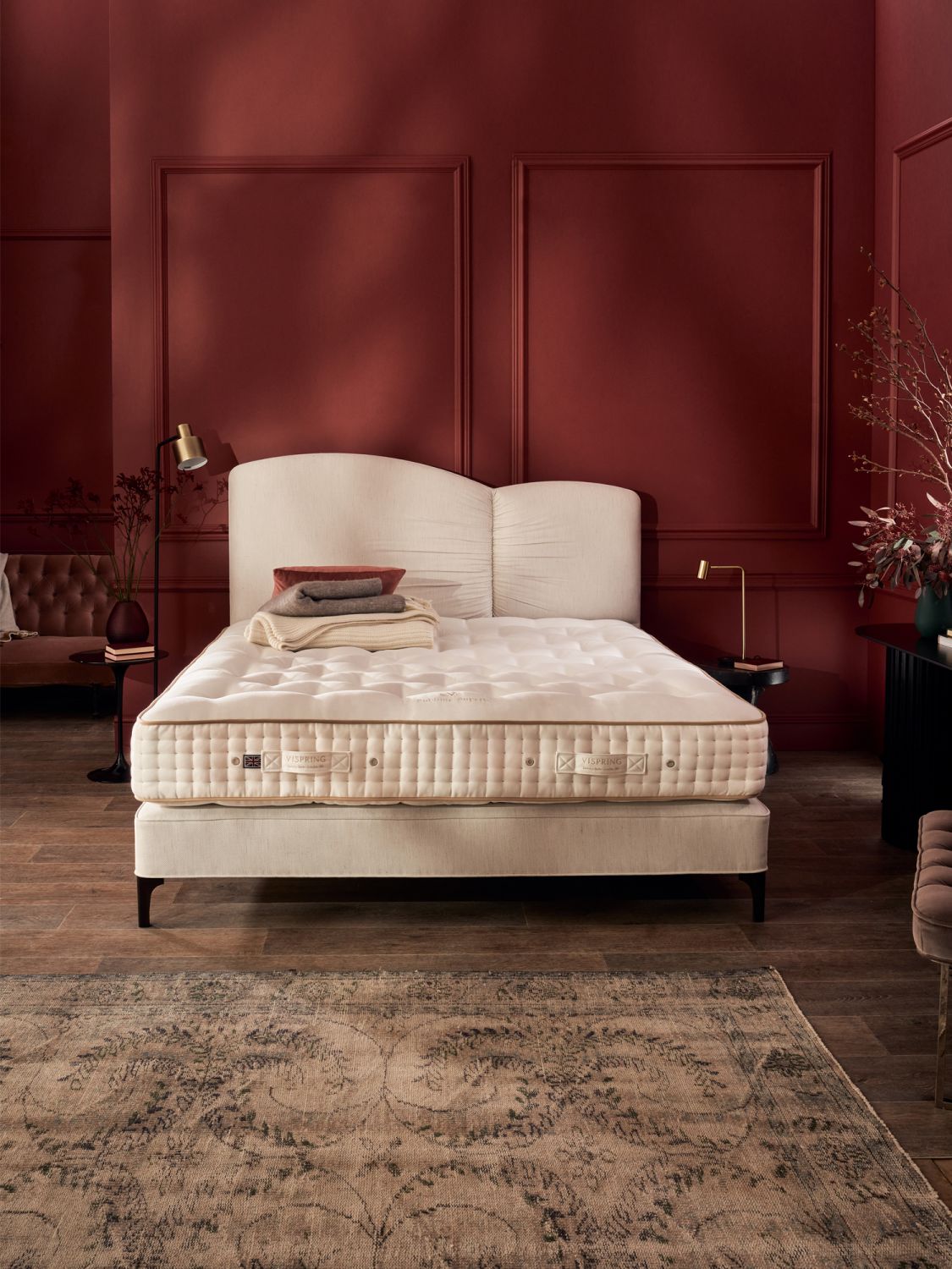 ViSpring's mattresses feature springs that are made from the best vanadium steel and overlaid with fine natural fibres