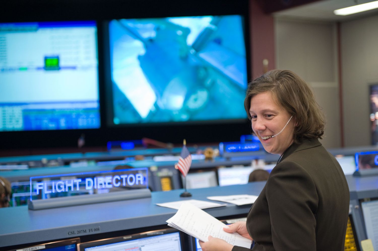 PHOTO DATE: 11-17-08LOCATION: Bldg. 30 south - (Rooms)SUBJECT: STS-126 Flight Controllers on Console - (Orbit Shift1) - (Subject)PHOTOGRAPHER: BILL STAFFORD X34753