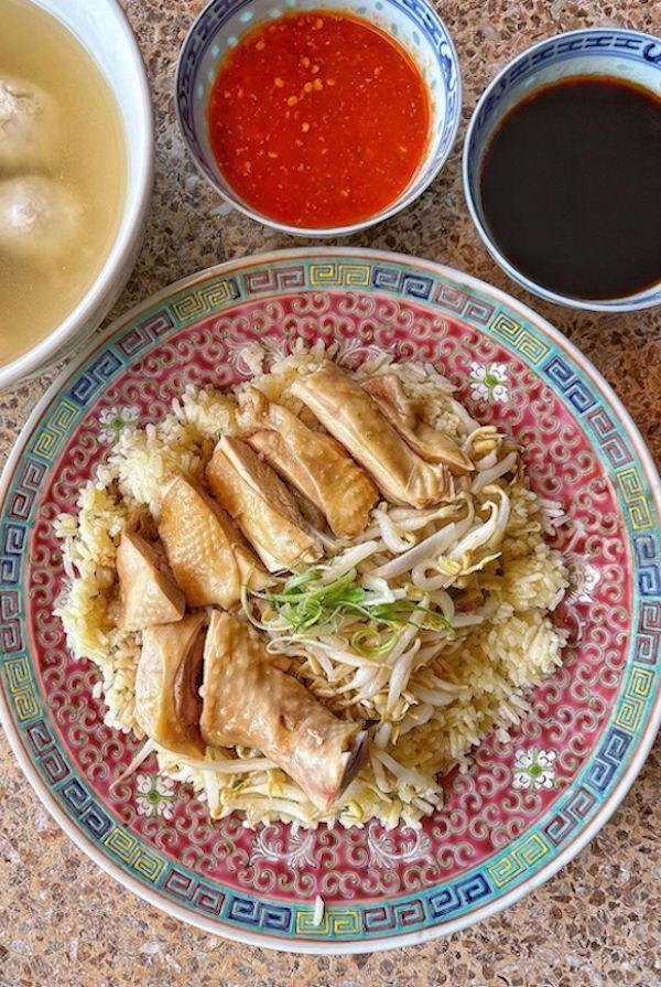 Ipoh-style chicken rice and pork ball soup from 1977 Ipoh Chicken Rice (Photo: Instagram/@guan_chua)