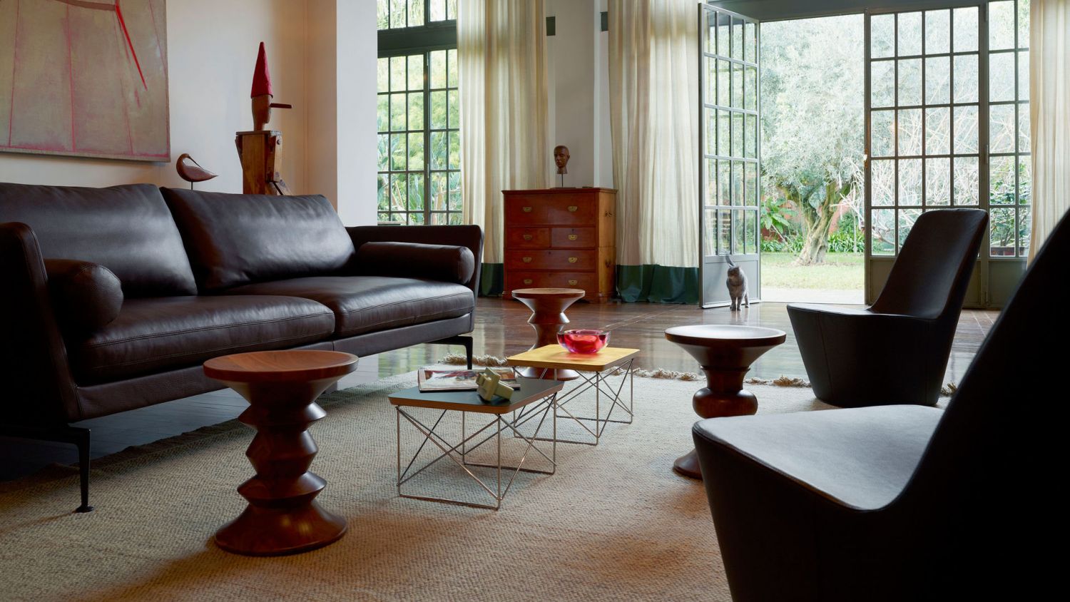 Charles and Ray Eames used the coffee table for a special tea ceremony for guests like Charlie Chaplin (Photo: Vitra)