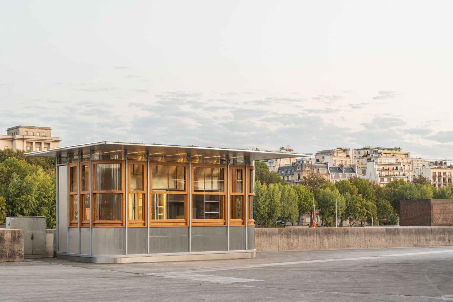 Azzi completed an architecture build of the Kiosque Eiffel in Paris in 2020