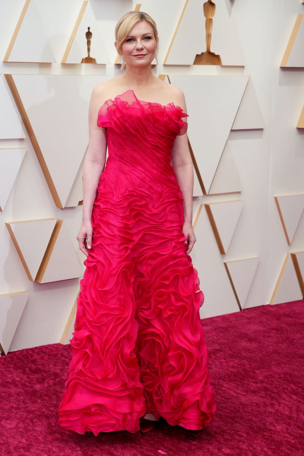 HOLLYWOOD, CALIFORNIA - MARCH 27: Kirsten Dunst attends the 94th Annual Academy Awards at Hollywood and Highland on March 27, 2022 in Hollywood, California. (Photo by Kevin Mazur/WireImage)