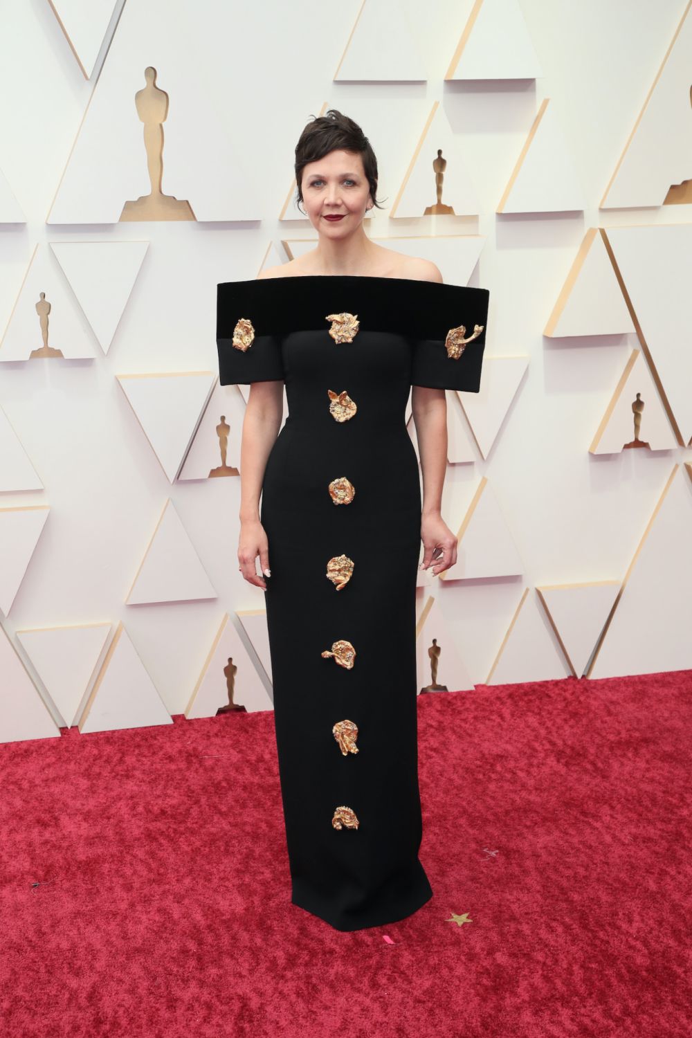 HOLLYWOOD, CALIFORNIA - MARCH 27: Maggie Gyllenhaal attends the 94th Annual Academy Awards at Hollywood and Highland on March 27, 2022 in Hollywood, California. (Photo by David Livingston/Getty Images)