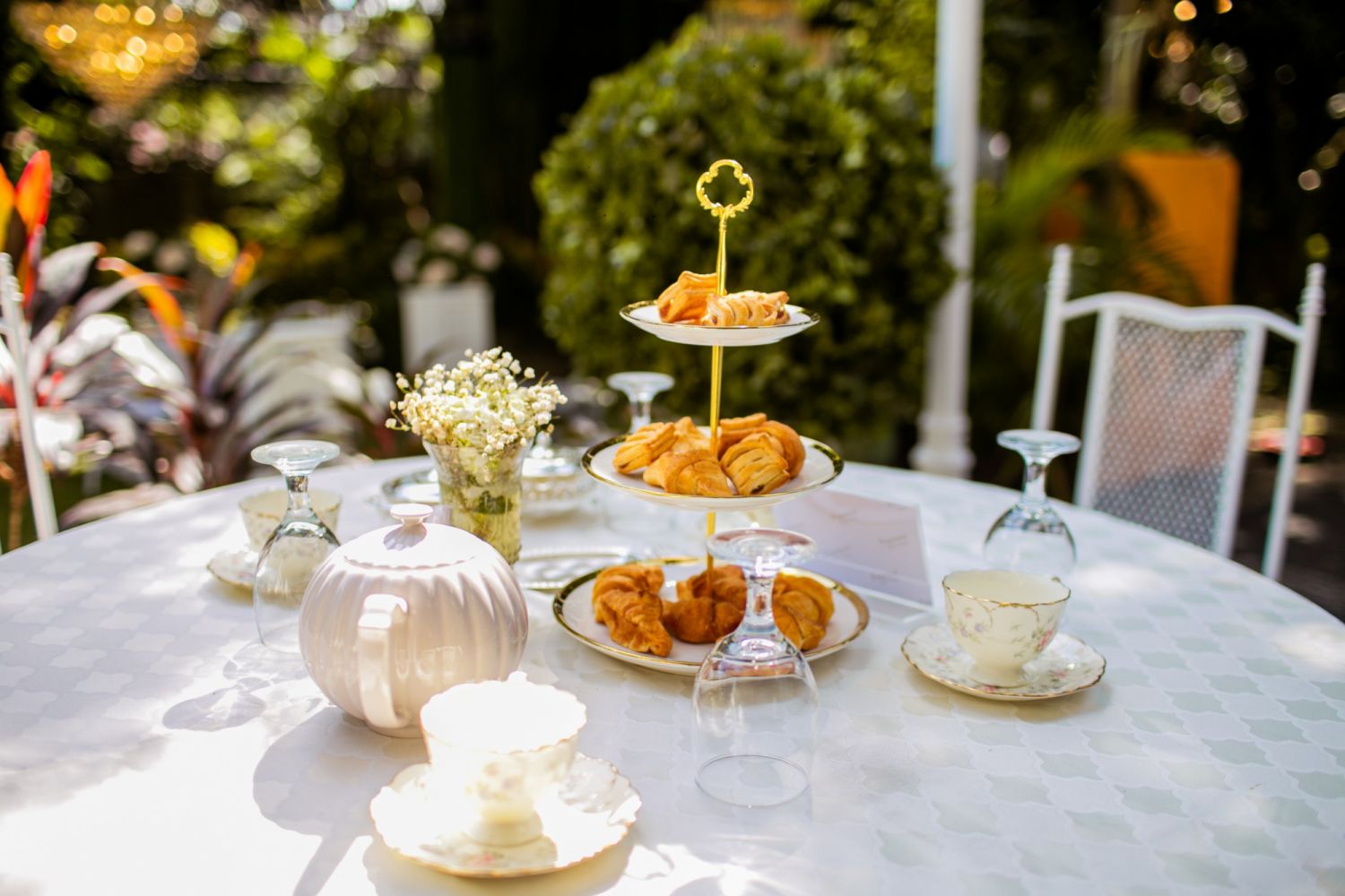 The Villa Bridgerton offers a place for high tea (Photo: Cinema Bravo/Facebook)