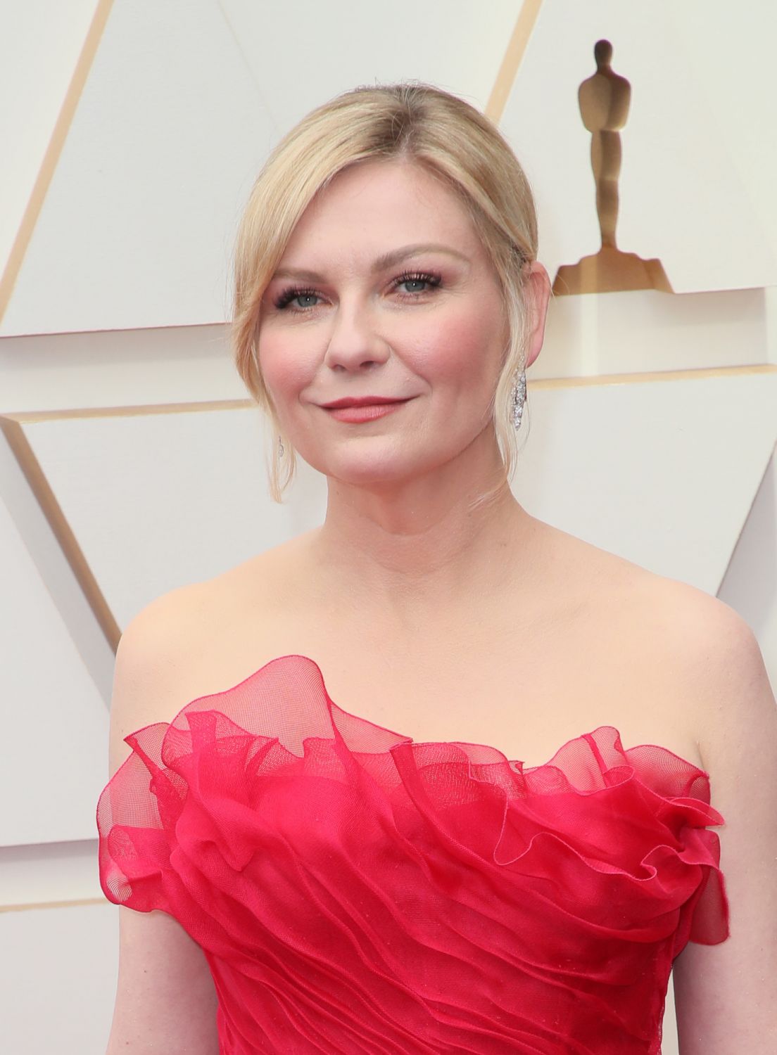 HOLLYWOOD, CALIFORNIA - MARCH 27: Kirsten Dunst attends the 94th Annual Academy Awards at Hollywood and Highland on March 27, 2022 in Hollywood, California. (Photo by David Livingston/Getty Images)