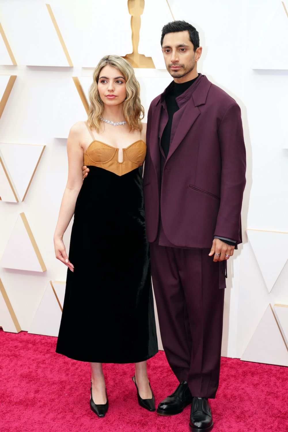 HOLLYWOOD, CALIFORNIA - MARCH 27: (L-R) Fatima Farheen Mirza and Riz Ahmed attends the 94th Annual Academy Awards at Hollywood and Highland on March 27, 2022 in Hollywood, California. (Photo by Jeff Kravitz/FilmMagic)