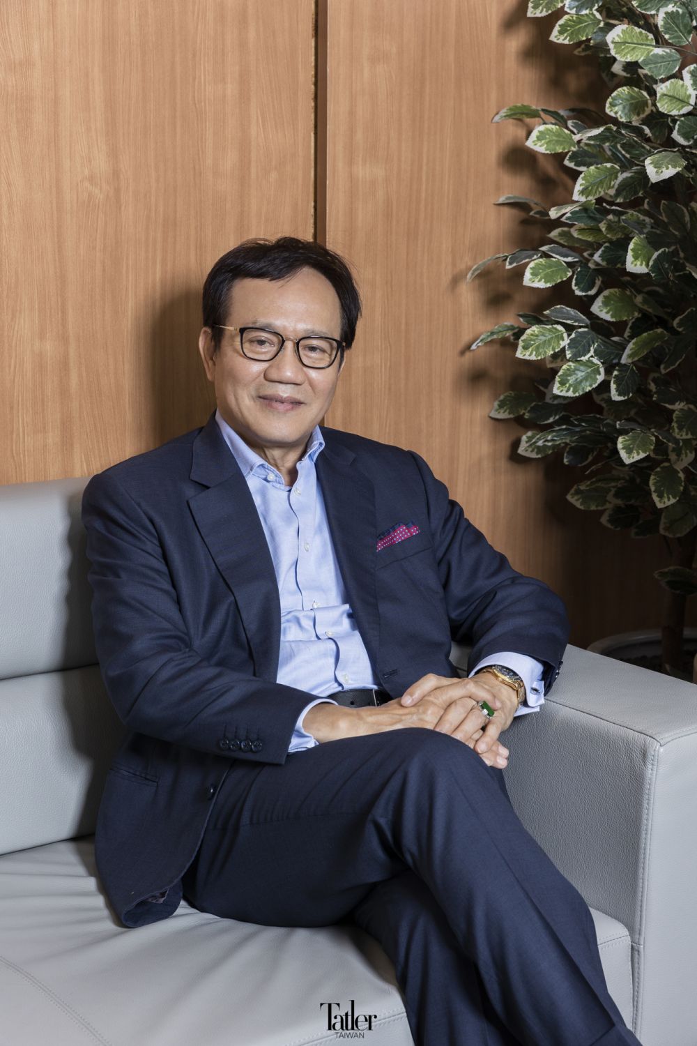 全球最大蕾絲王「偉特企業」王明祥將偉特企業交棒給兒子王逢德。
