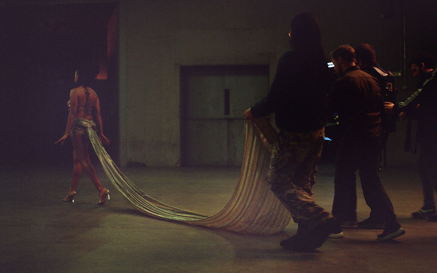 The flowing fabric seen worn by Knowles reminded the couture designer of sunlight lighting up the horizon of Earth