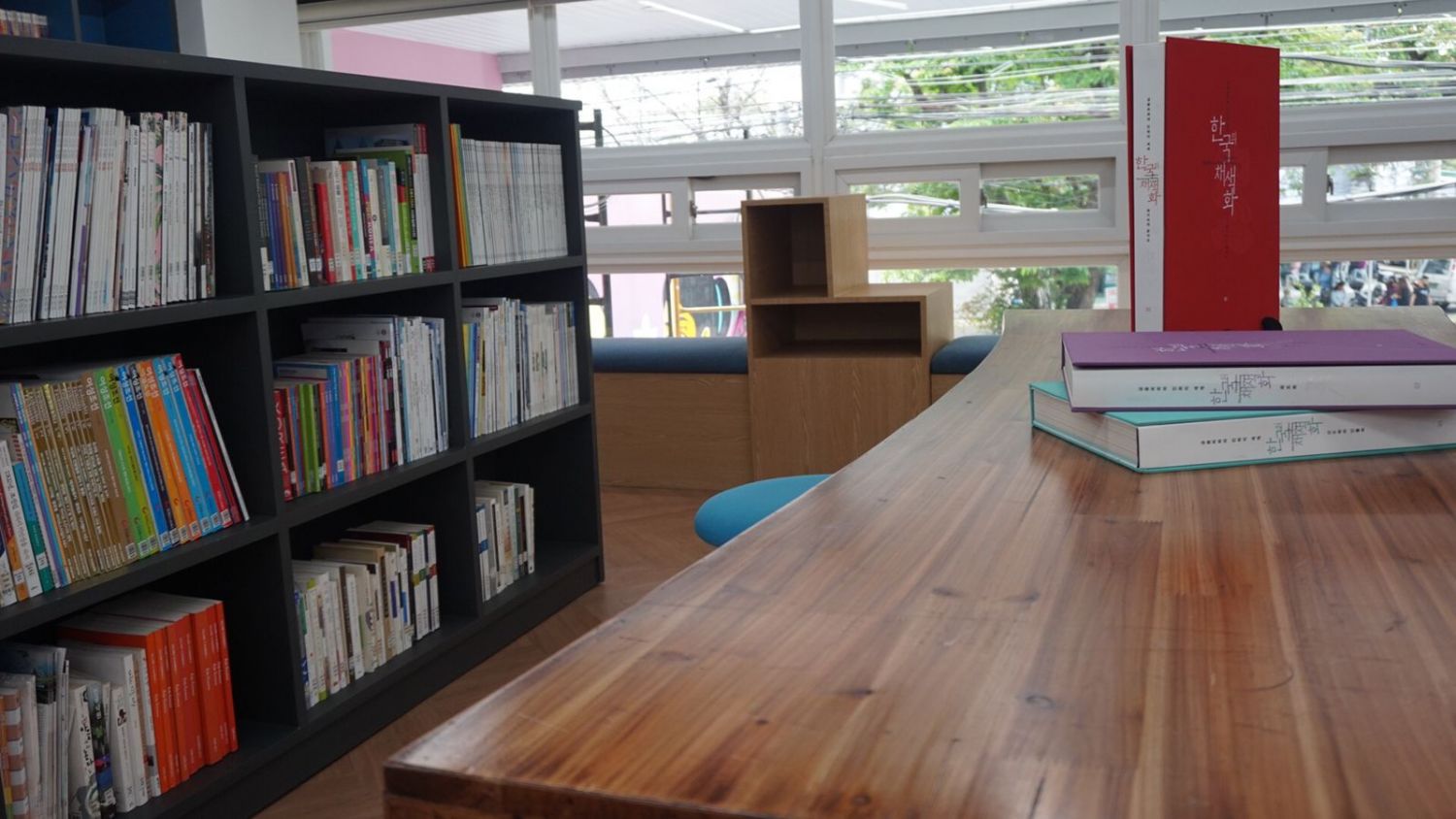 The mini library in KCC allows guests to read books that depict the rich history of Korea and watch their favourite K-Dramas (Photo: Jove Moya)