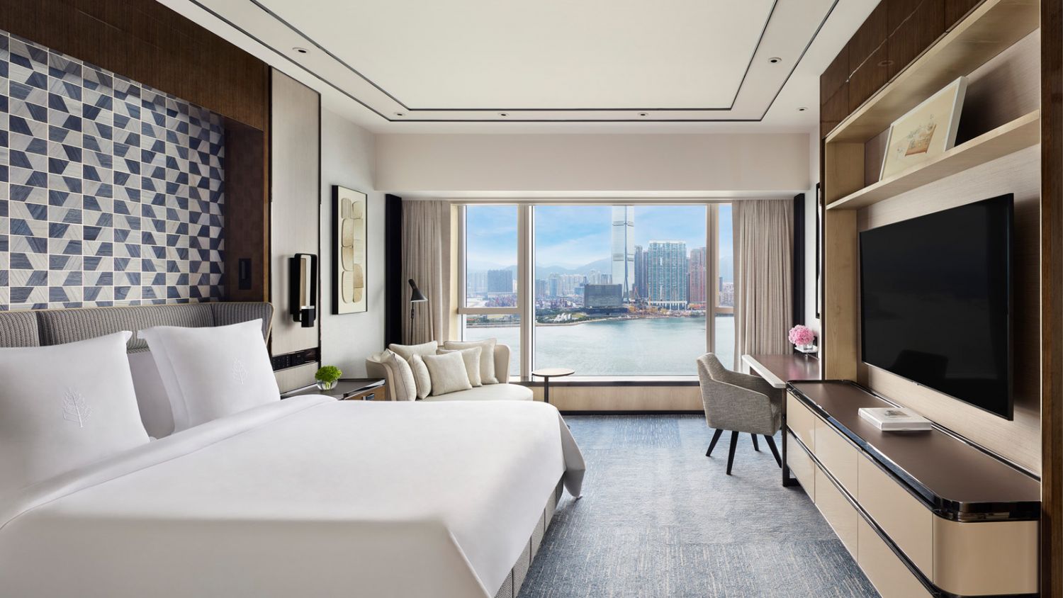 best easter staycations hong kong hotels - four seasons hong kong