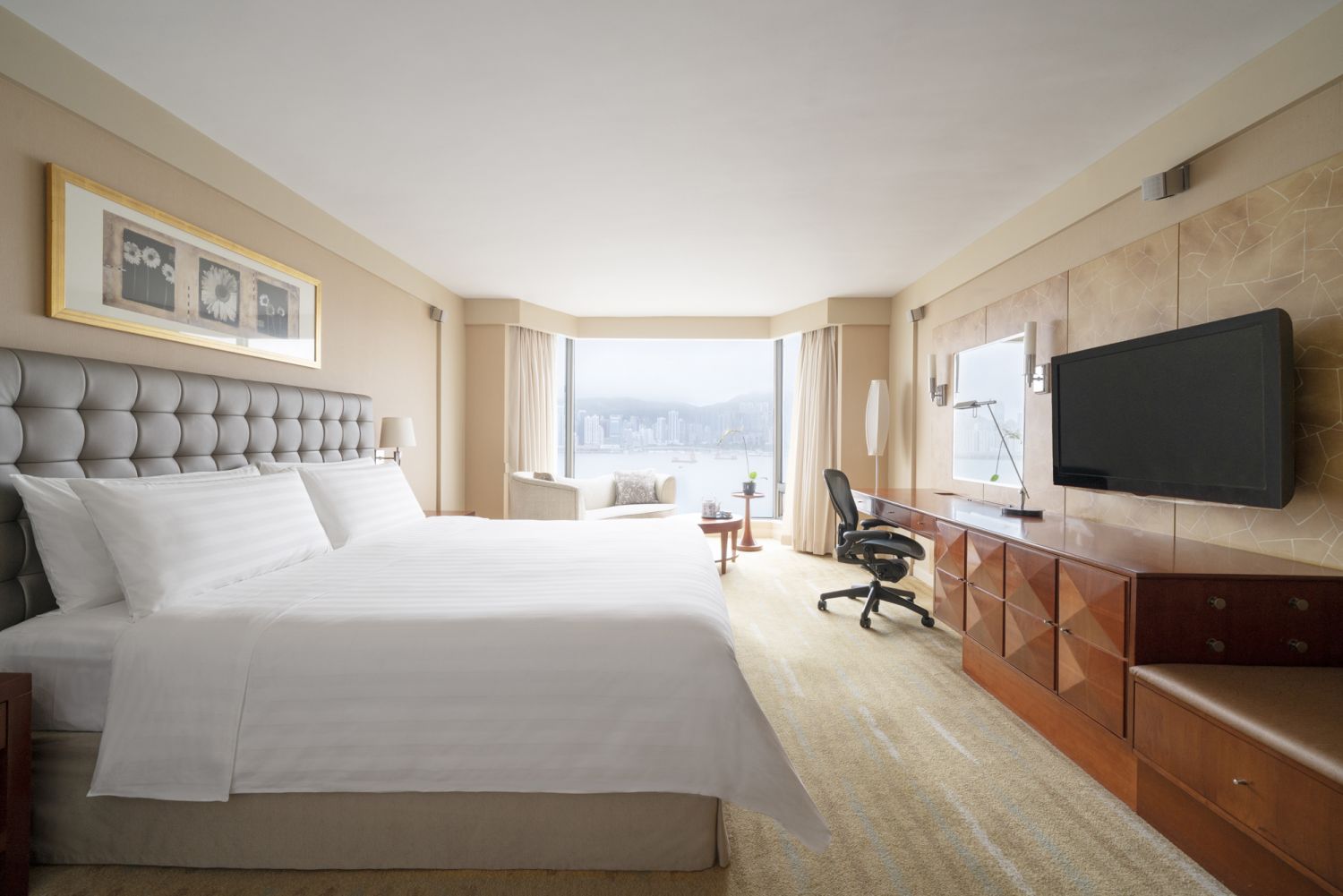 best easter staycations hong kong hotels - kowloon shangri-la hong kong