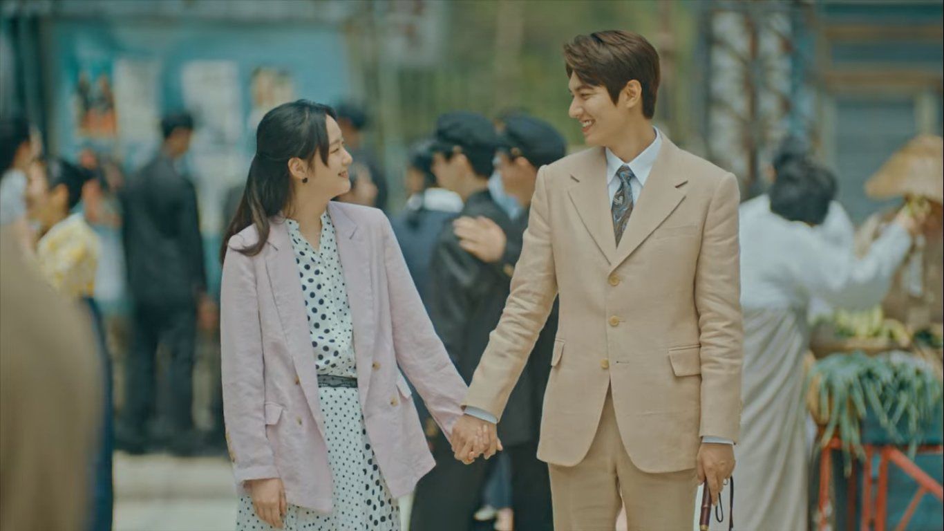 Lee Gon wears a brown suit in 'The King: Eternal Monarch' (Photo: Hello K-Pop)