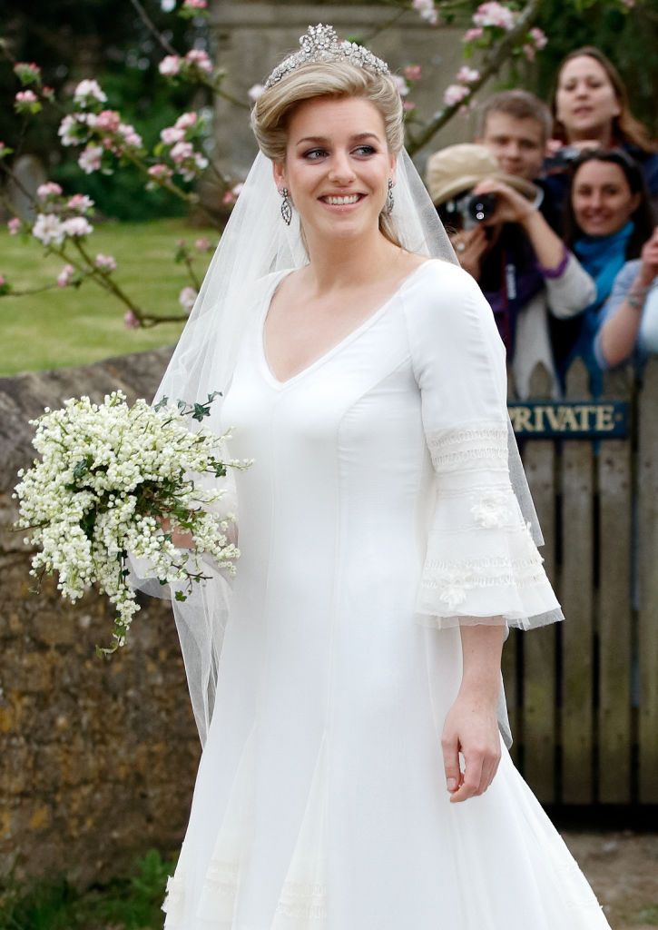 LACOCK, UNITED KINGDOM - MAY 06: (EMBARGOED FOR PUBLICATION IN UK NEWSPAPERS UNTIL 24 HOURS AFTER CREATE DATE AND TIME) Laura Parker Bowles (wearing the Cubitt-Shand Tiara) arrives for her wedding to Harry Lopes at St Cyriac's Church on May 6, 2006 in Lacock, England. (Photo by Max Mumby/Indigo/Getty Images)