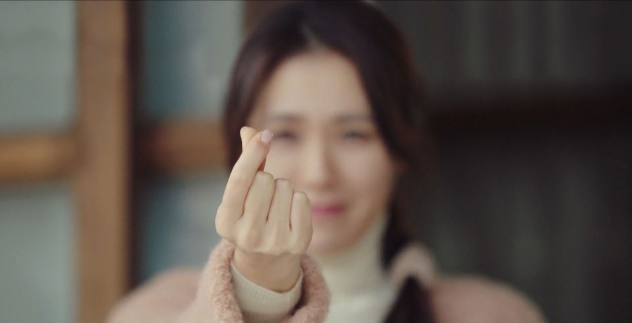 Son Ye-jin's hands at Crash Landing On You (CLOY) K-Drama (Photo: Netflix)