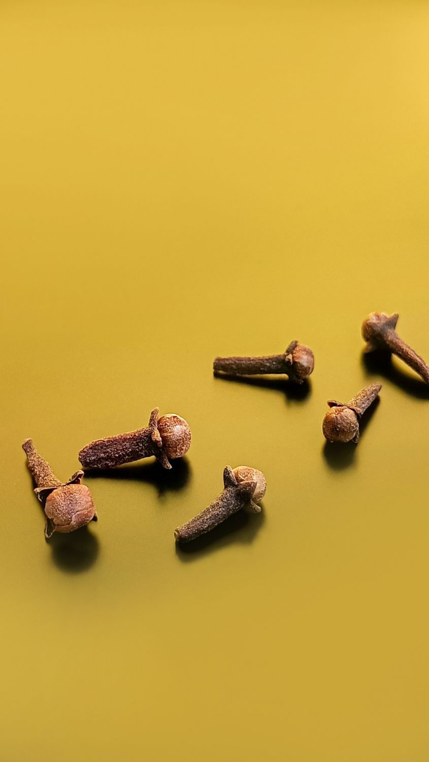 Cloves (Photo: Jaspreet Kalsi / Unsplash)