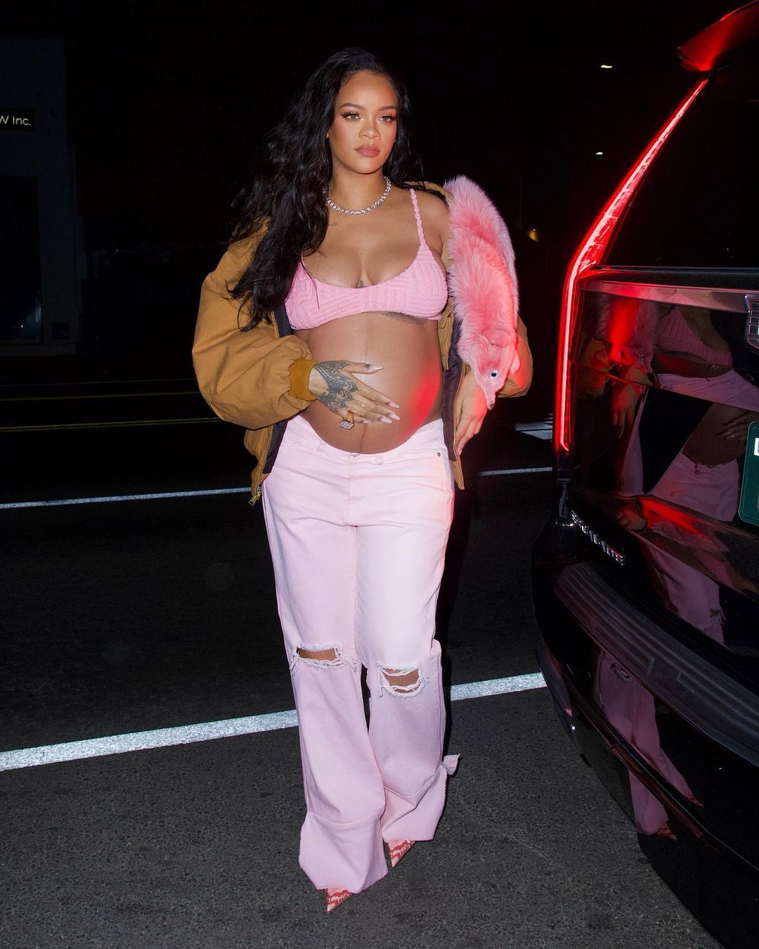 Photo: Instagram / @badgalriri