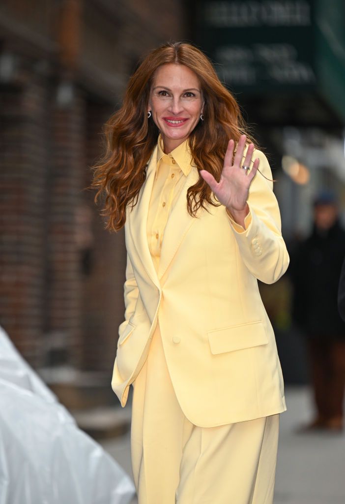NEW YORK, NEW YORK - APRIL 18: Julia Roberts is seen visiting the 'The Late Show With Stephen Colbert' at the Ed Sullivan Theater on April 18, 2022 in New York City. (Photo by James Devaney/GC Images)