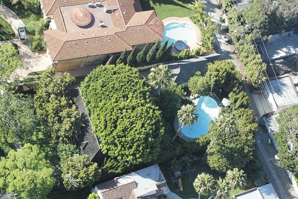 BEVERLY HILLS, CA - JULY 26:  (MARILYN MONROE FEATURE) An aerial view of the "Honeymoon Home" that actress Marilyn Monroe and her second husband, Joe DiMaggio, shared for five months is seen on July 26, 2002 in Beverly Hills, California.  This year marks the 40th anniversary of Monroe's death.  The actress, famous for such films as "The Seven Year Itch" and "Some Like It Hot," was found dead on August 5, 1962 in her Brentwood, California home of a drug overdose.  (Photo by Mel Bouzad/Getty Images)