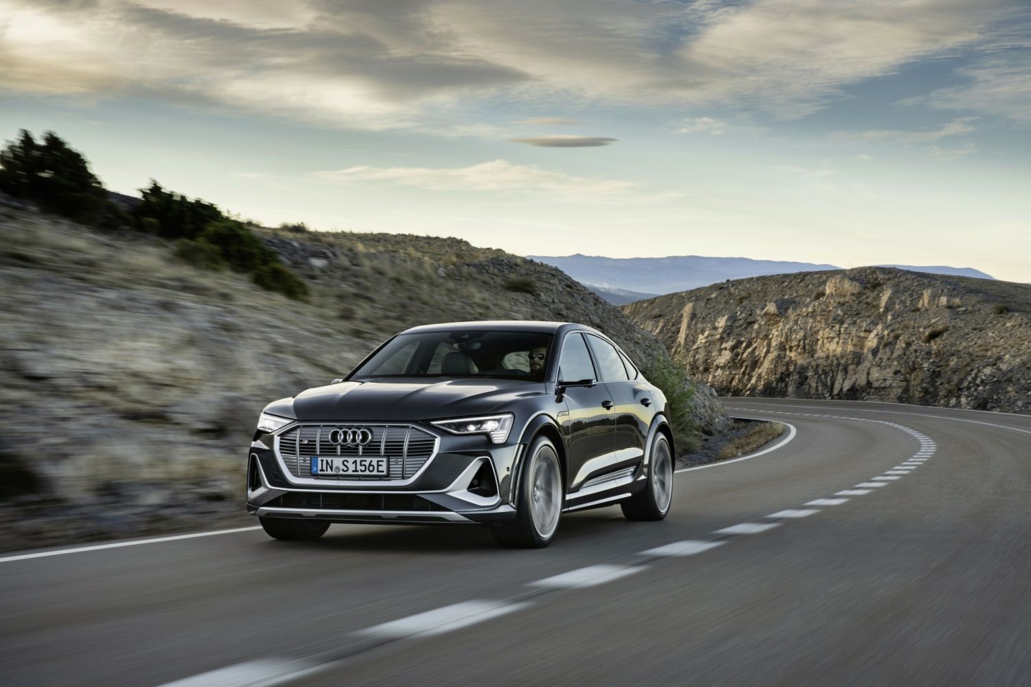 Audi e-tron S Sportback: digital matrix LED headlights