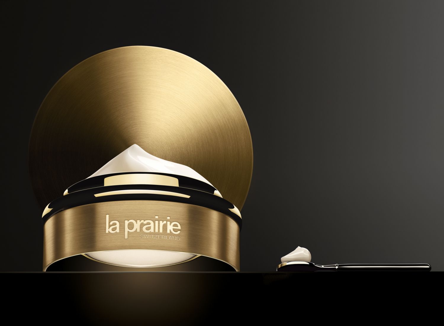 La Prairie萊珀妮 極緻金燦賦活晚霜,60ml/NT$31,850;永續版60ml/NT$28,650(5/6官方旗艦店首賣)
