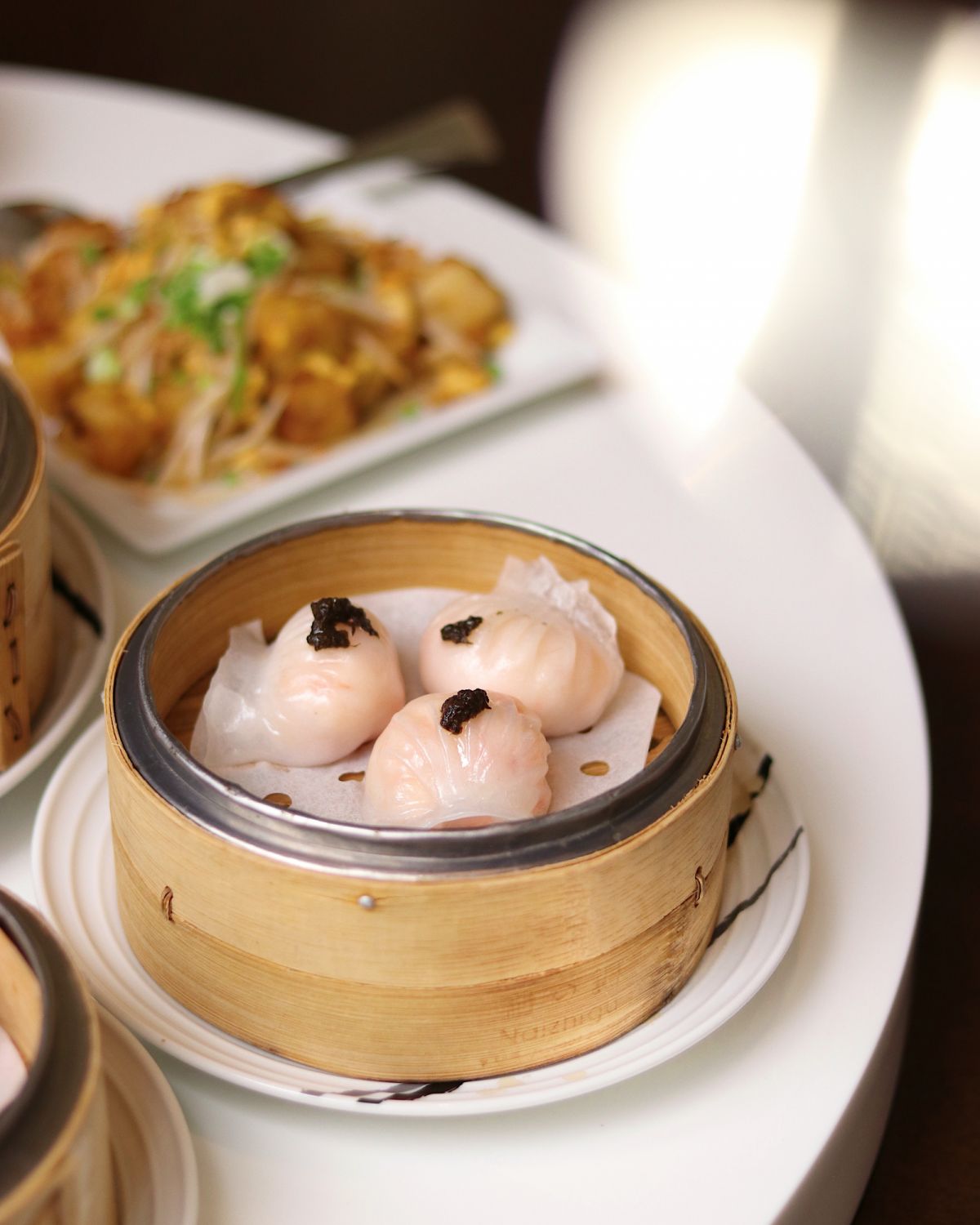Prawn dumplings, steamed with black truffle (Photo: Mandarin Oriental, Kuala Lumpur)