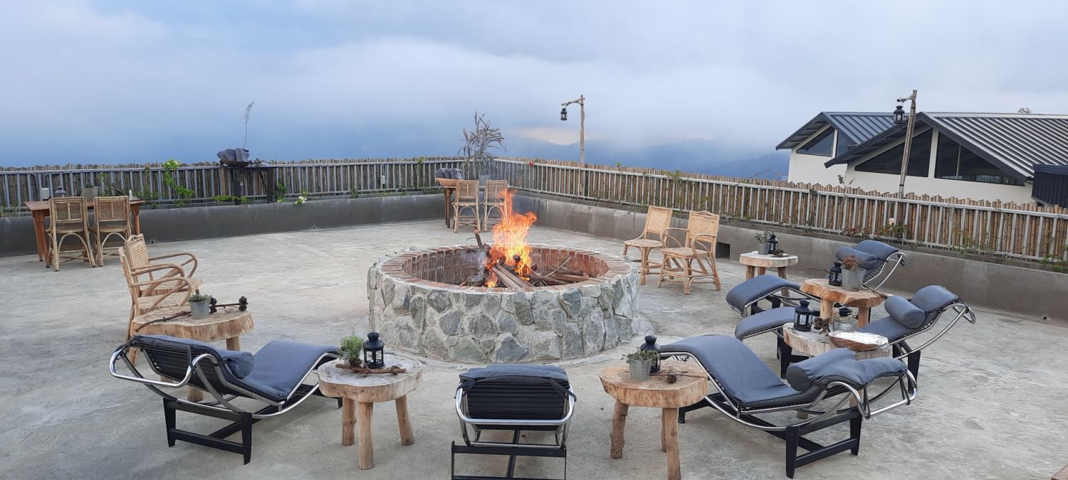 Al fresco dining at The Barn in Baguio