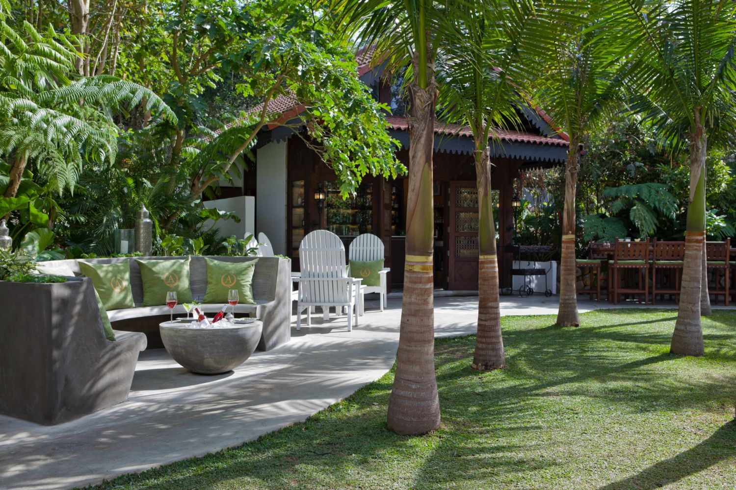 The Lanai Lounge at Antonio's in Tagaytay