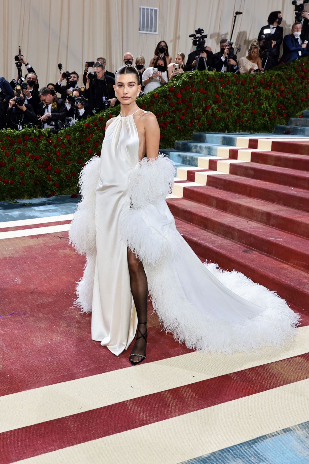 NEW YORK, NEW YORK - MAY 02: Hailey Bieber attends The 2022 Met Gala Celebrating "In America: An Anthology of Fashion" at The Metropolitan Museum of Art on May 02, 2022 in New York City. (Photo by Jamie McCarthy/Getty Images)