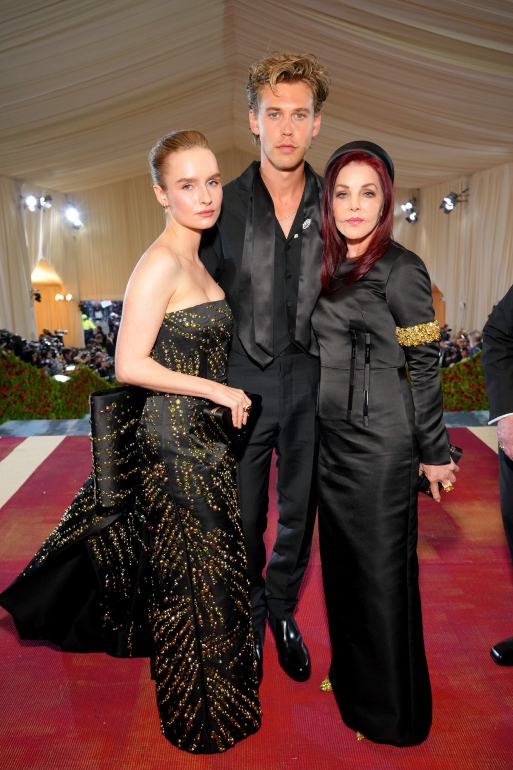 NEW YORK, NEW YORK - MAY 02: (Exclusive Coverage) Olivia DeJonge, Austin Butler and Priscilla Presley arrive at The 2022 Met Gala Celebrating "In America: An Anthology of Fashion" at The Metropolitan Museum of Art on May 02, 2022 in New York City. (Photo by Kevin Mazur/MG22/Getty Images for The Met Museum/Vogue )