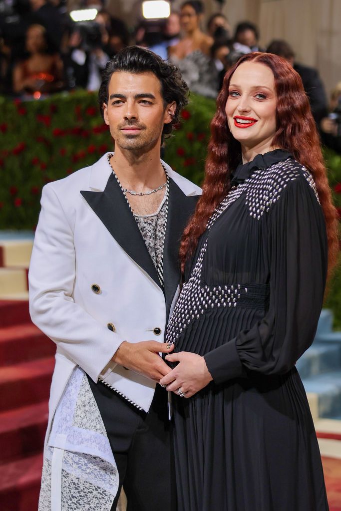 NEW YORK, NEW YORK - MAY 02: (L-R) Joe Jonas and Sophie Turner attend The 2022 Met Gala Celebrating "In America: An Anthology of Fashion" at The Metropolitan Museum of Art on May 02, 2022 in New York City. (Photo by Mike Coppola/Getty Images)