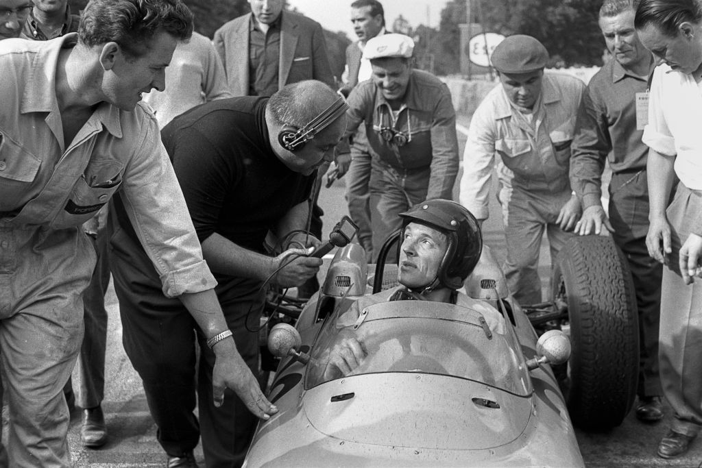 Dan Gurney, Porsche 804, Grand Prix of France, Rouen-Les-Essarts, 08 July 1962. (Photo by Bernard Cahier/Getty Images)