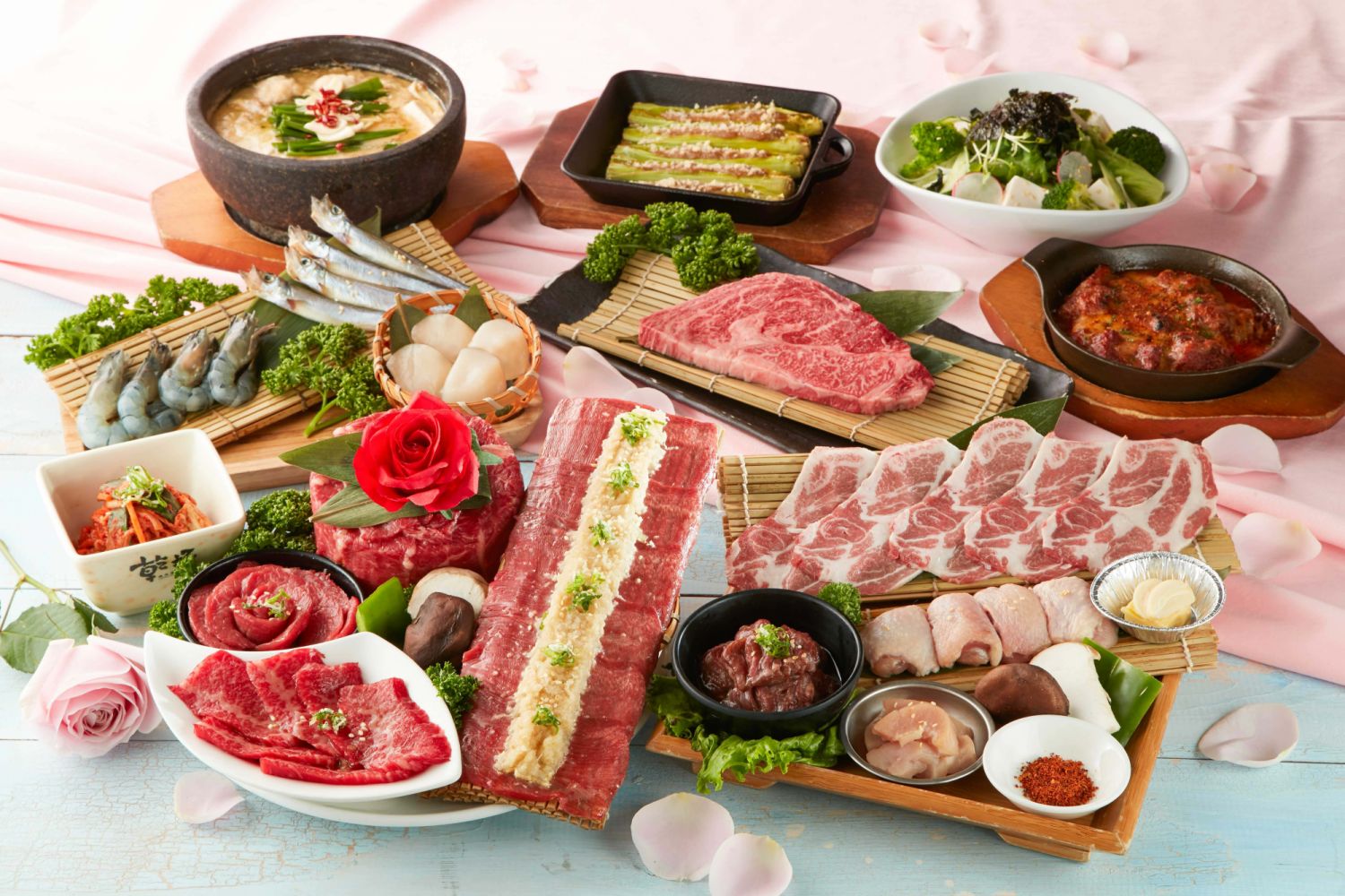 乾杯「母親節派對套餐」,四人4,450元,10_服務費另計。