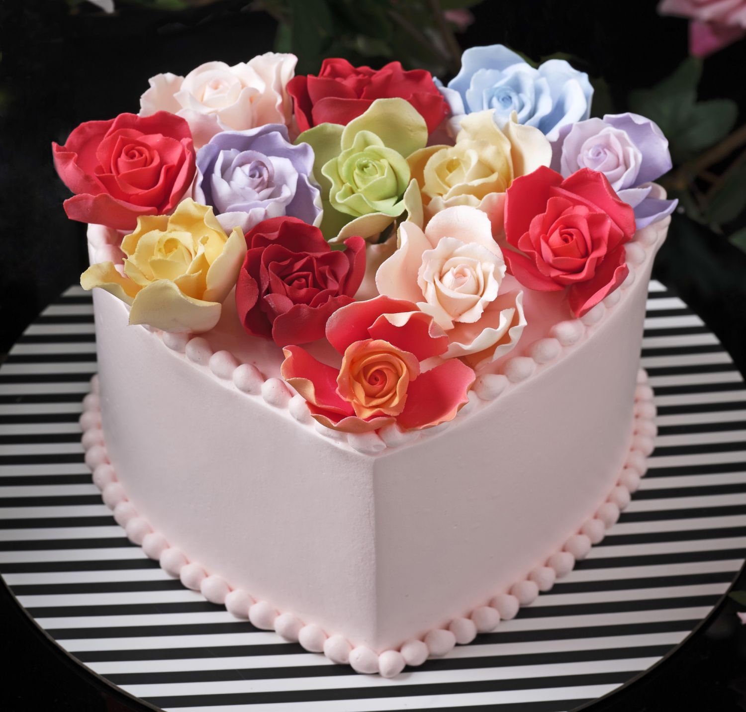 Say It With Flowers: Ms B’s Cakery’s Floral-Inspired Designs Return by ...