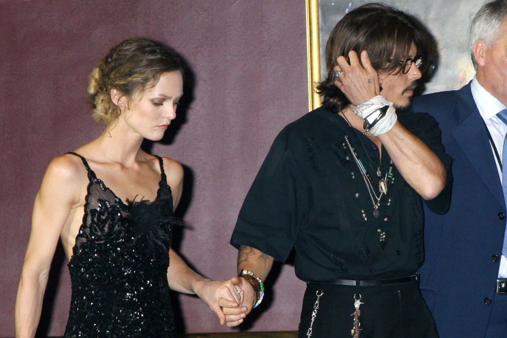 FRANCE - JULY 06:  Johnny Depp and Vanessa Paradis in Paris, France on July 06, 2006.   (Photo by Frederic SOULOY/Gamma-Rapho via Getty Images)