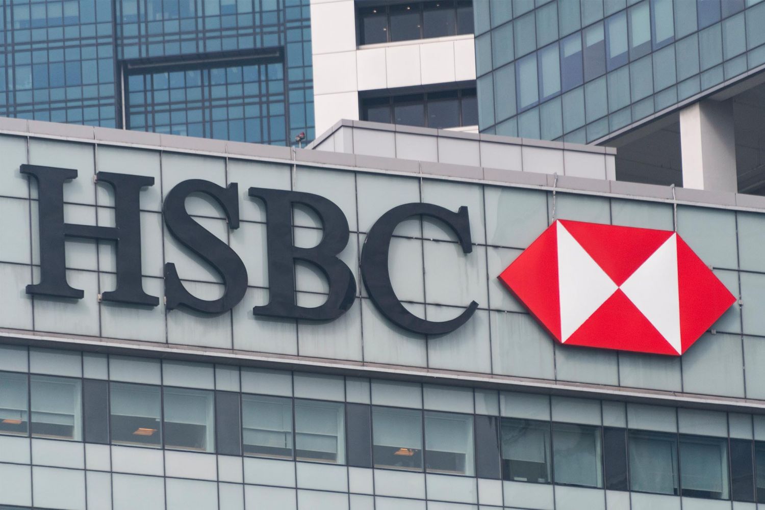 HSBC Bank logo can be seen at its office in Singapore. (Photo: Getty Images)