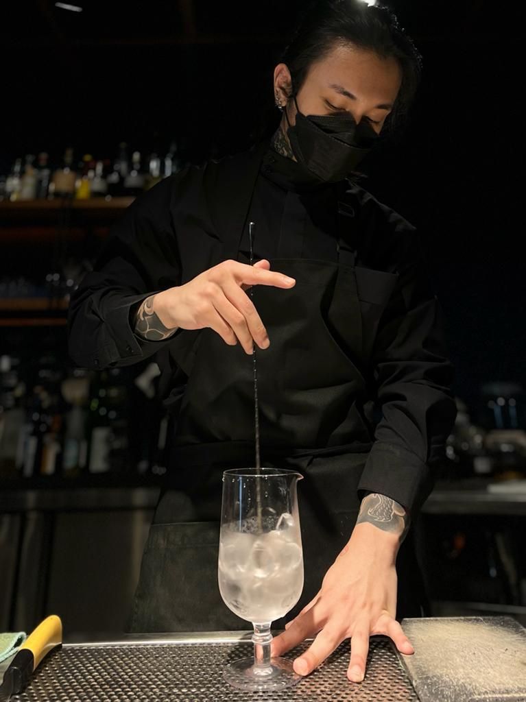 Jun behind the Dissolved Solids bar (Photo: Jun)