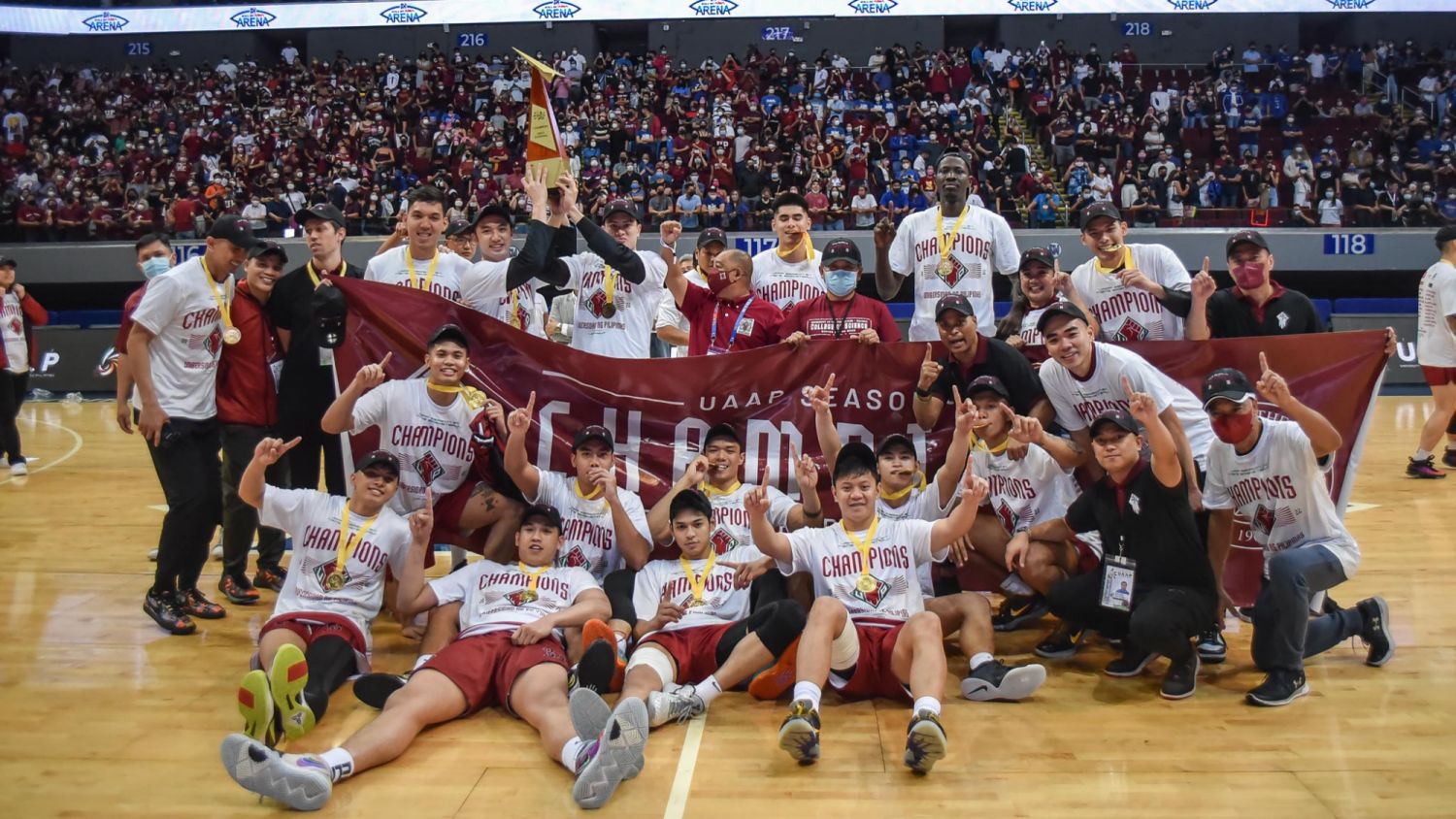 Photo: Twitter / @upmaroonpride